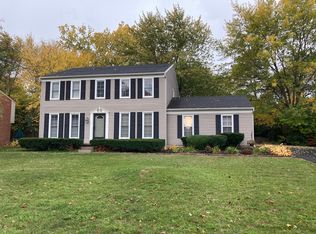 1946 Fox River Dr, Bloomfield Hills, MI 48304