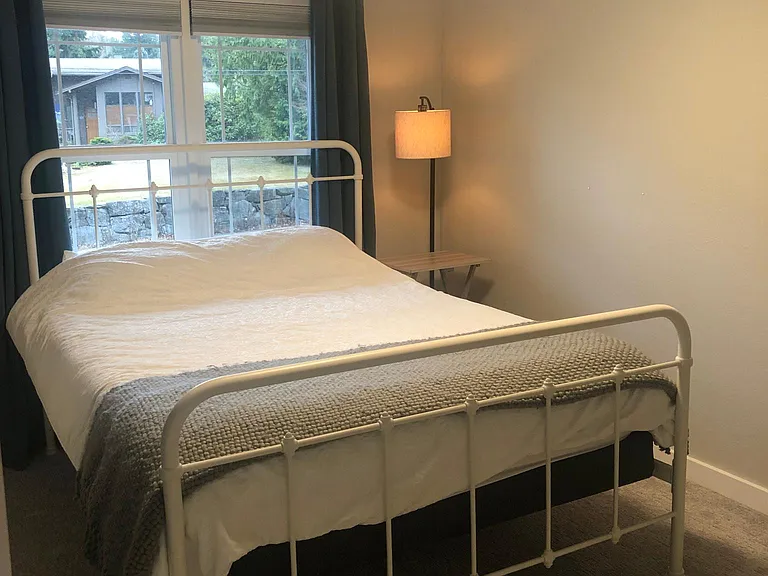 Bedroom 3 (Queen Bed Shown)