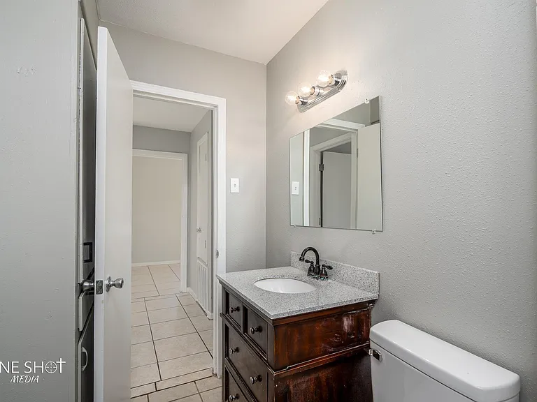 5226 Questa Dr — Photo 30