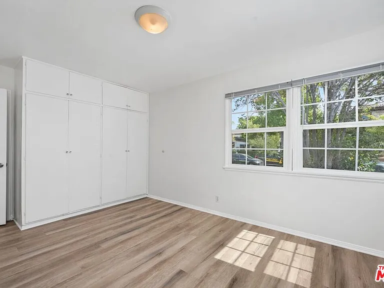 1019 Amherst Ave — Photo 17