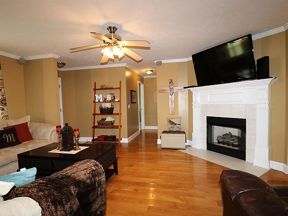 4th image of 104 Fawnfield Cir