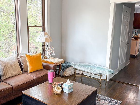 5th image of 859 N Damen Ave #2