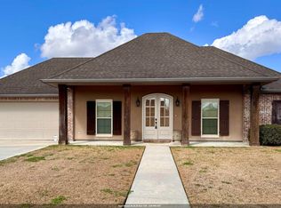 606 Point Pleasant Dr, Berwick, LA 70342