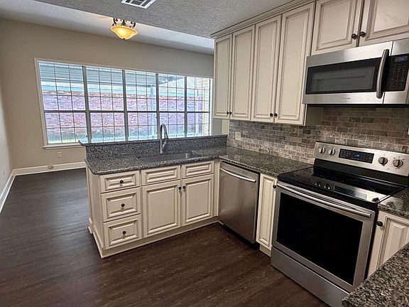 3rd image of 4551 Summerdale St