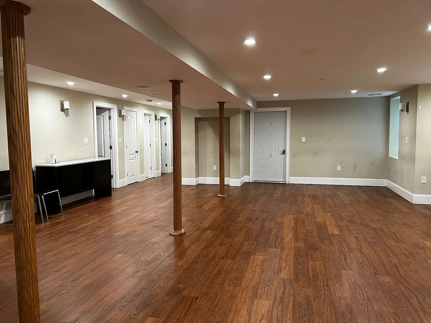 Massive Brighton 8 Bed / 9 Bath House in the 1700 block of Comm Ave Students Welcome. Avail 9/1/2027 — Photo 4
