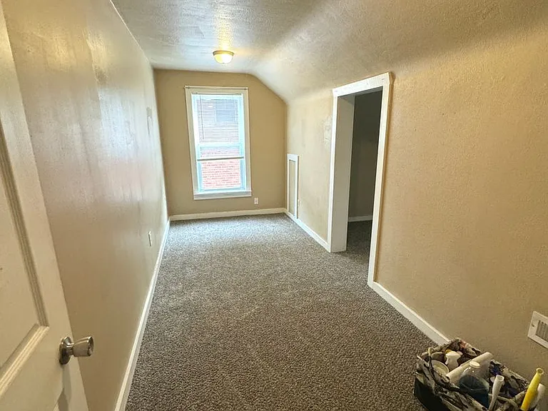 337 N Ellis St — Photo 26