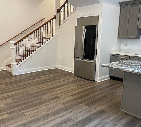 2nd image of 405 Hancock St