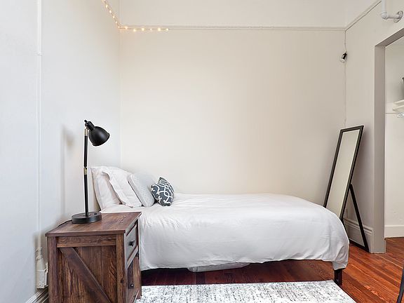 2nd image of 1878 Market St #303