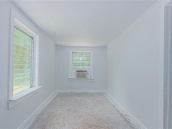 4th image of 551 S Kentucky Ave