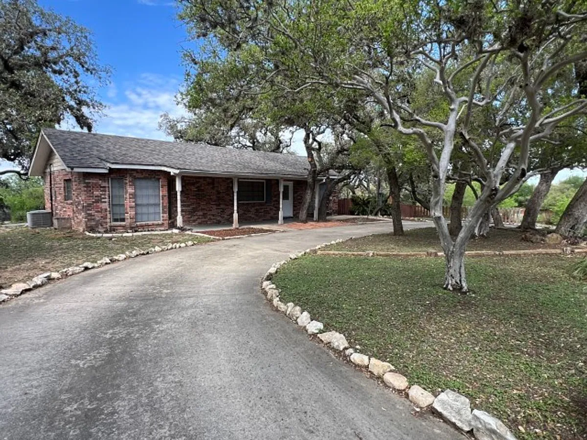 Building Photo - 10267 Mount Crosby