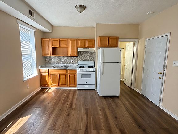 3rd image of 68 Sylvan Ave #G
