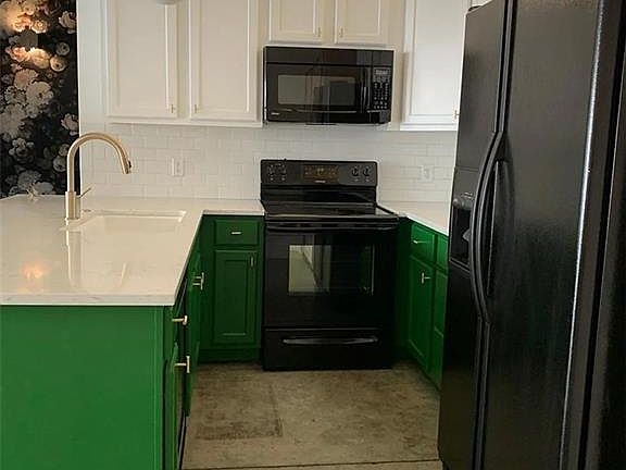 4th image of 806 Marcus St SE APT 17