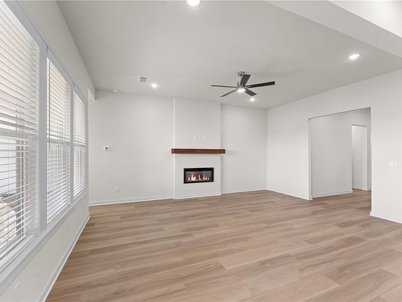 5th image of 3668 Tranquility St