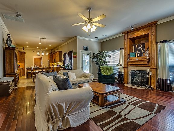 3rd image of 2329 Silver Crossings Cir