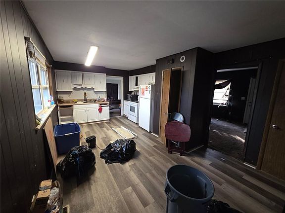 2nd image of 676 Hog Liver Rd