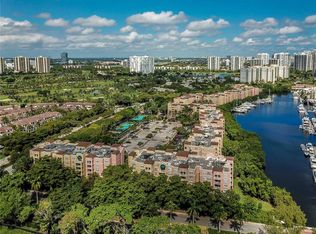 19555 E Country Club Dr #8202, Aventura, FL 33180