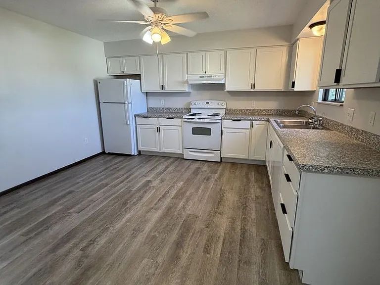 6245 Normandy Dr #10 — Photo 11