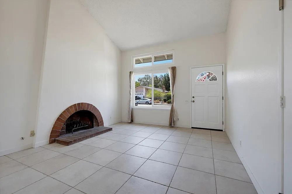 4 bed, 1590 sqft, $4,400 — Photo 4