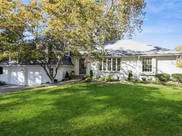 4304 W 93rd St, Prairie Village, KS 66207