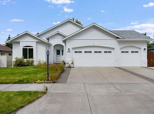 2234 SE Pilatus Ln, Bend, OR 97702