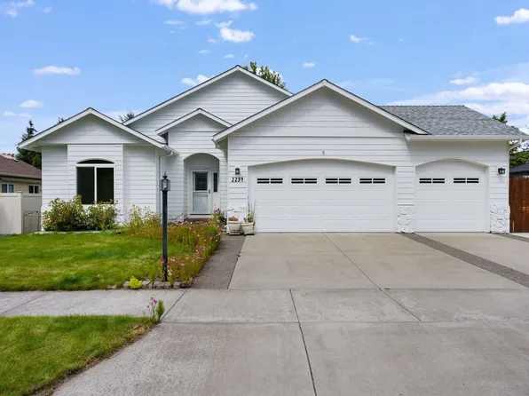2234 SE Pilatus Ln, Bend, OR 97702