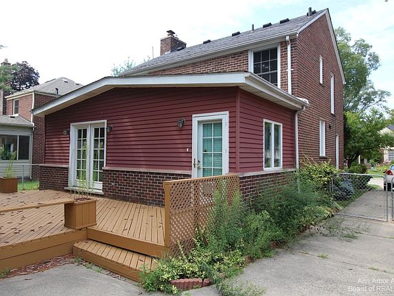 3rd image of 125 S Waverly St