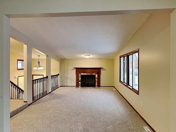 3rd image of 608 73rd Ave N