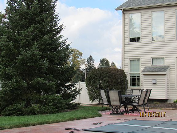 5 foot vinyl privacy fence