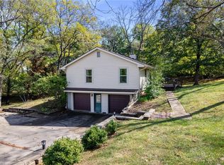 201 E Pope Ln, Smithville, MO 64089
