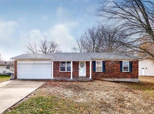 33 Sunny View Dr, Saint Peters, MO 63376