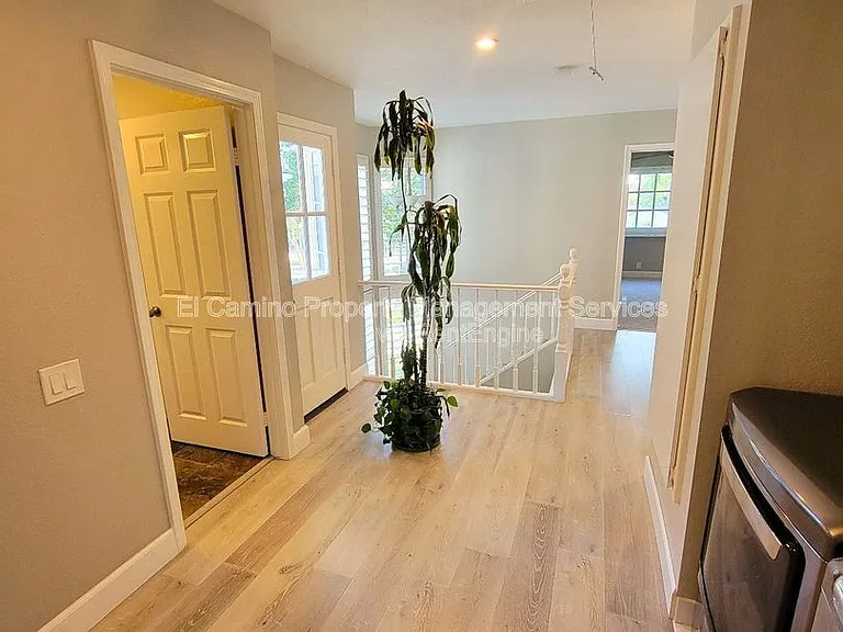 1728 Lake St — Photo 36