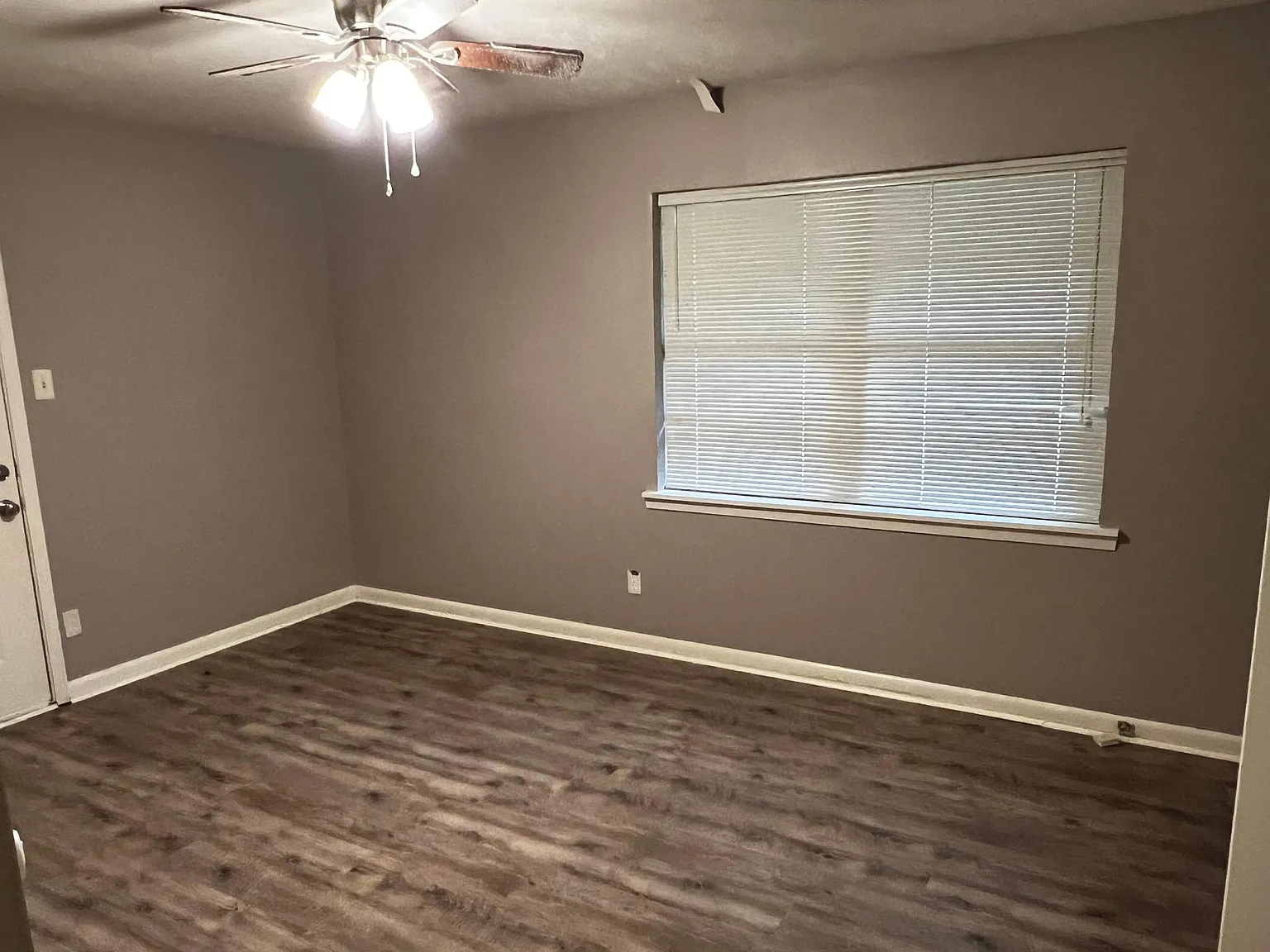 704 Highpoint Dr — Photo 1