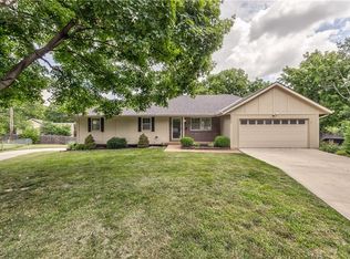 10706 W 50th Ter, Shawnee, KS 66203