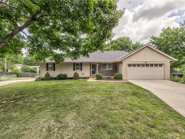 10706 W 50th Ter, Shawnee, KS 66203