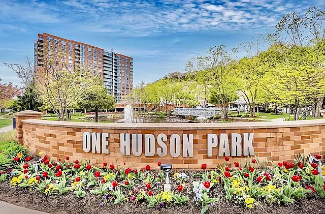 1709 Hudson Park #1709