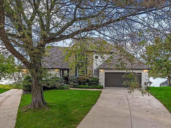 3rd image of 5024 SW Kingfisher Dr