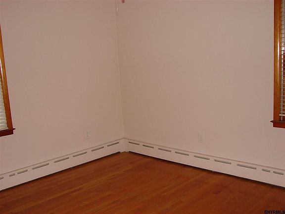 5th image of 9 Vine St