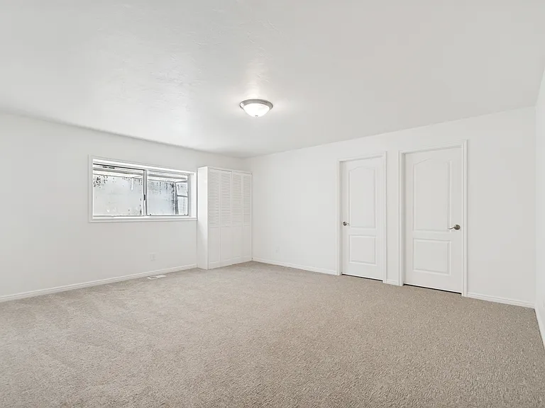 1241 Cambridge Ct — Photo 42