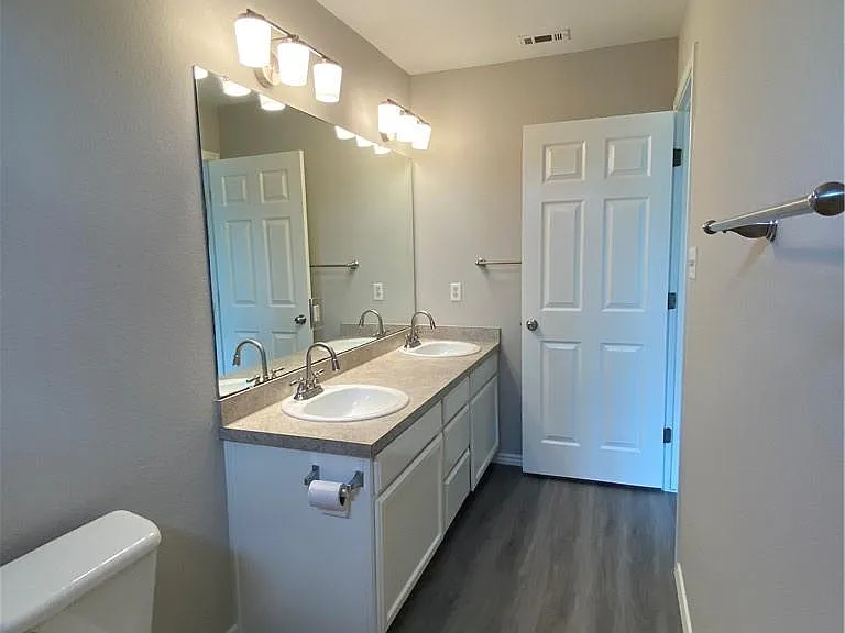 504 Debra Dr — Photo 14