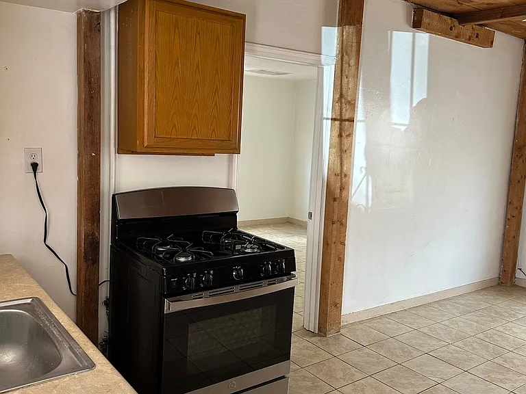 205 Stanford Dr SE #B — Photo 1