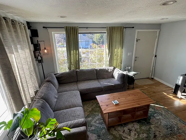 2174 Broadway St NE — Photo 8
