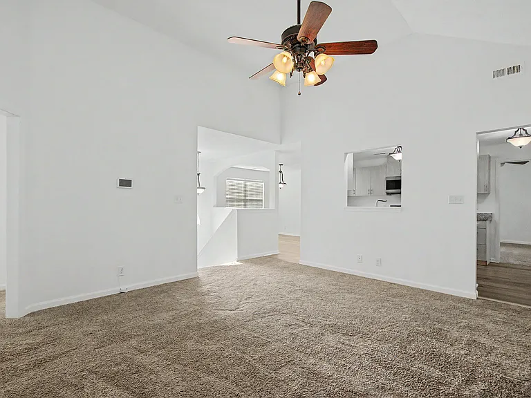 1371 Constitution Dr — Photo 7