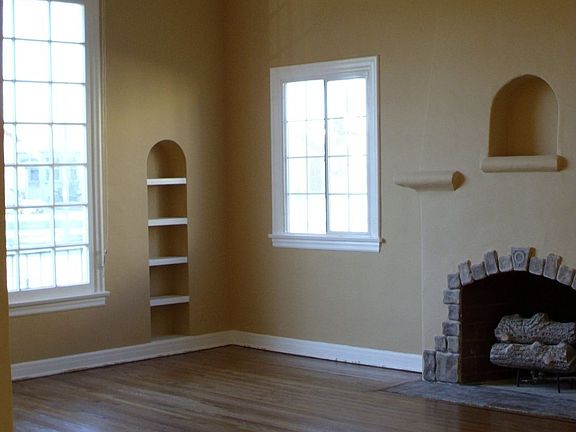 Vaulted ceiling living room