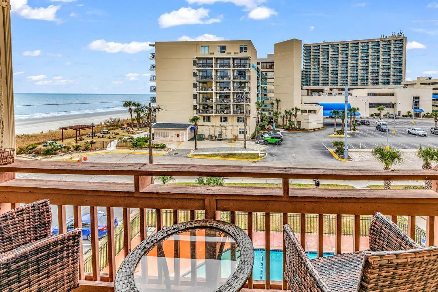 2 bed, 3.0 bath, 1130 sqft, $3,921 — Photo 4