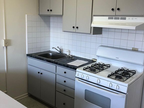 4th image of 1540 N Catalina St APT P
