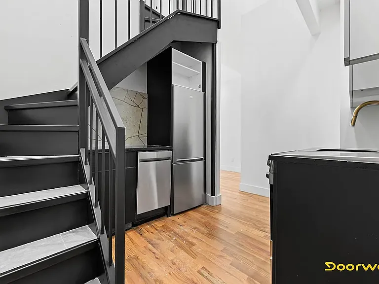467 Grand St #4A — Photo 1