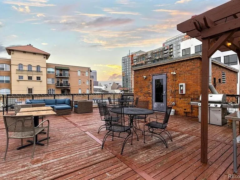 1090 Cherokee St #201 — Photo 13