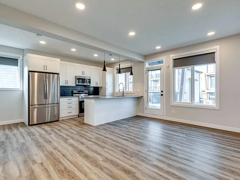 4613 Seton Dr SE — Photo 1