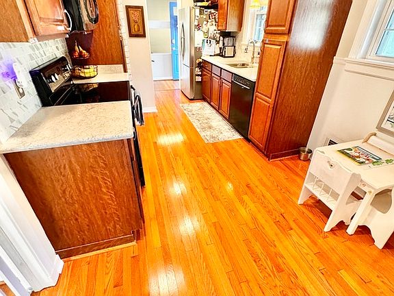 3rd image of 7550 Comanche Dr