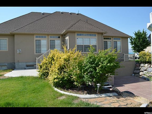 3rd image of 639 E Utah Highlands Dr